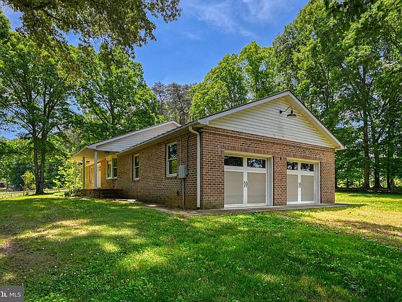 5th image of 321 Willow Oak Ln