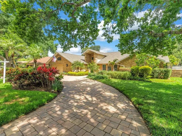 12399 Oaks Ln, Seminole, FL 33772