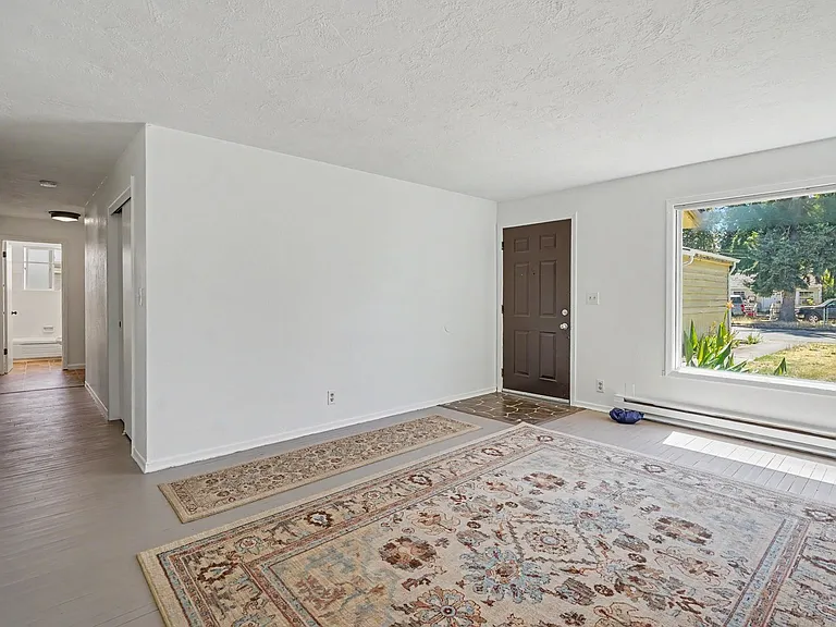 2519-2521 Hyde Ct SE — Photo 8