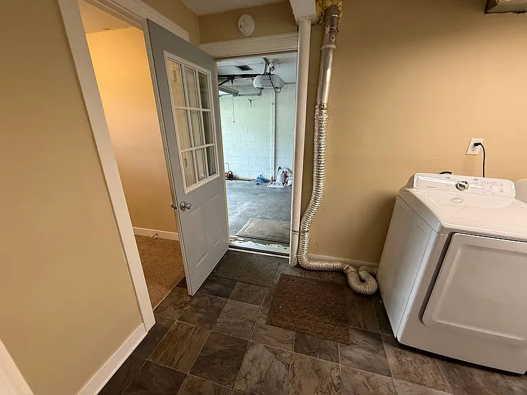 213 S Poplar Dr — Photo 25