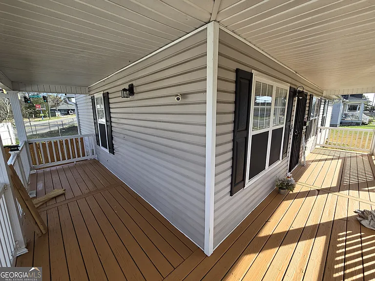 629 Hanson St — Photo 3
