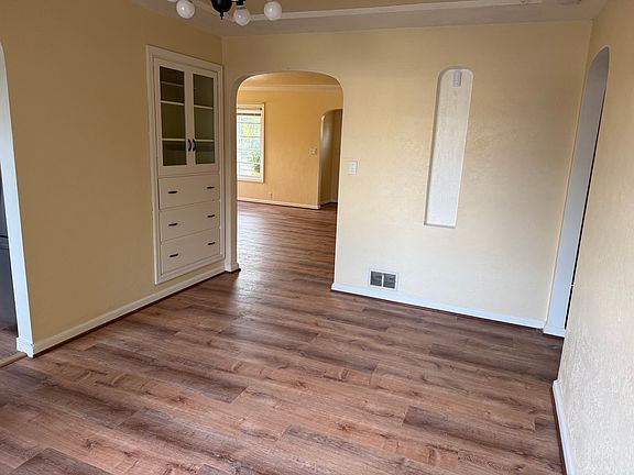Main Floor: Dining Room