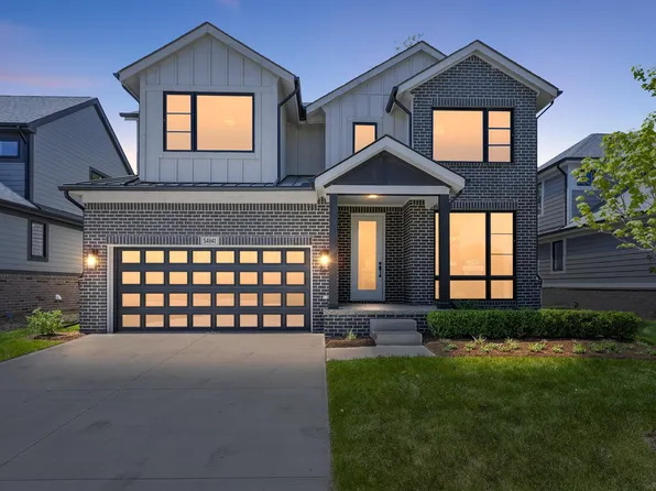 54742 Camden Ct, Utica, MI 48316