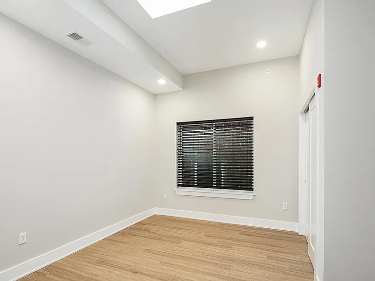 3915 Ridge Ave #201 — Photo 17
