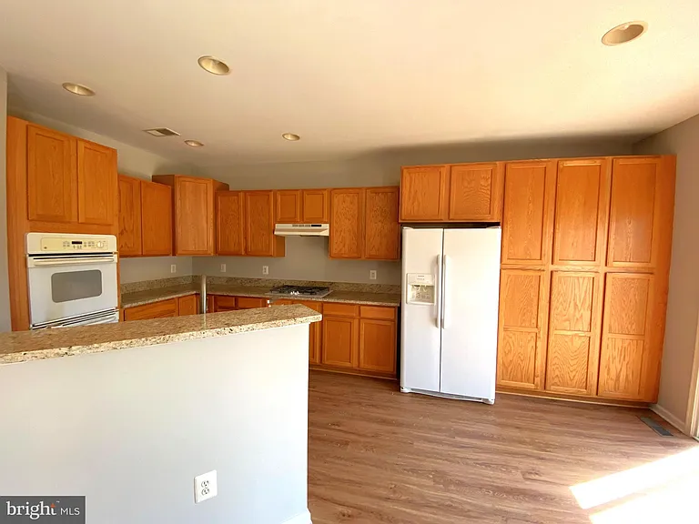 1124 Hampton St — Photo 12