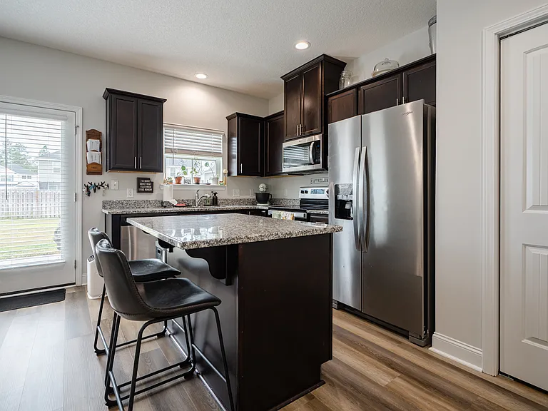 890 Grayson Ave — Photo 10