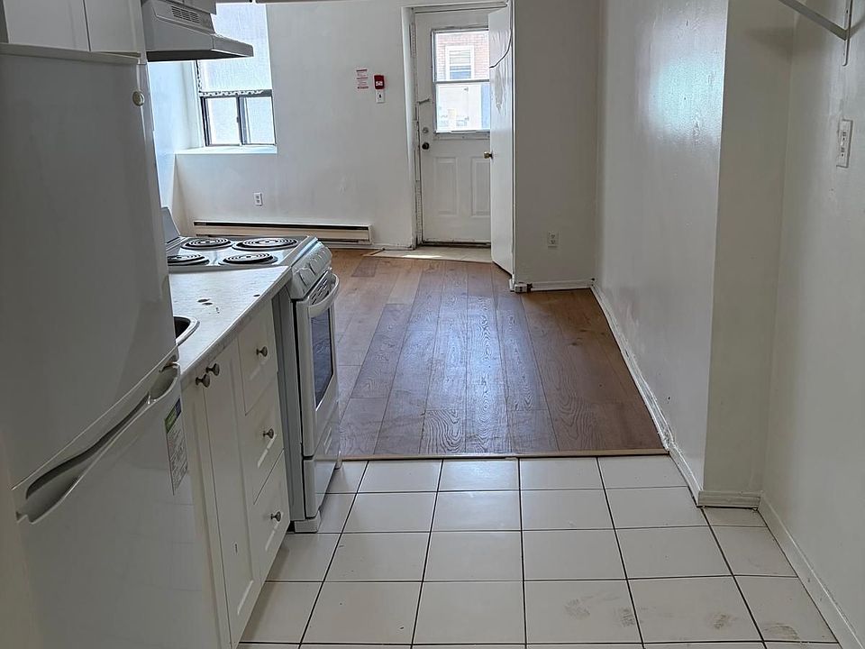 1st image of 2863 Dundas St W #2