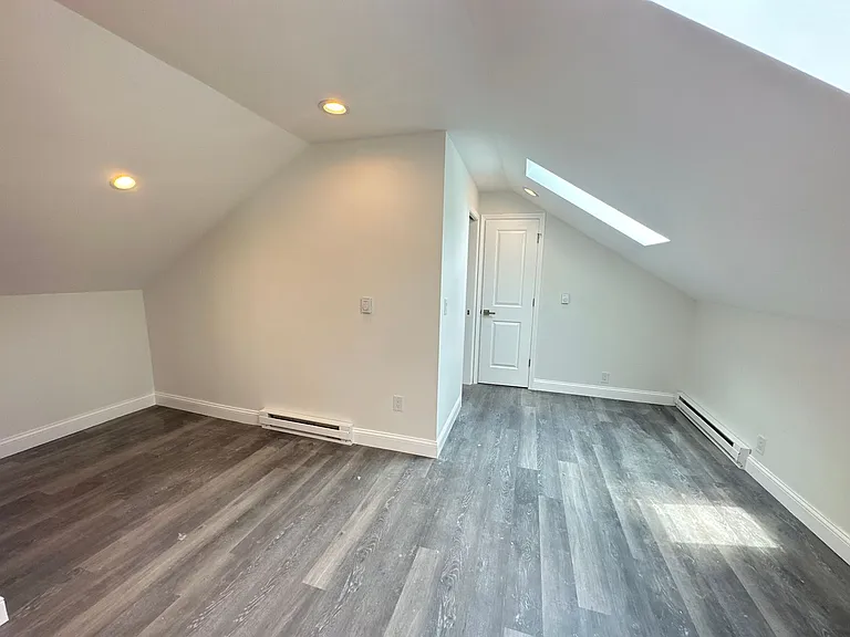 Highland St 1177-1177.5 ONYX — Photo 7