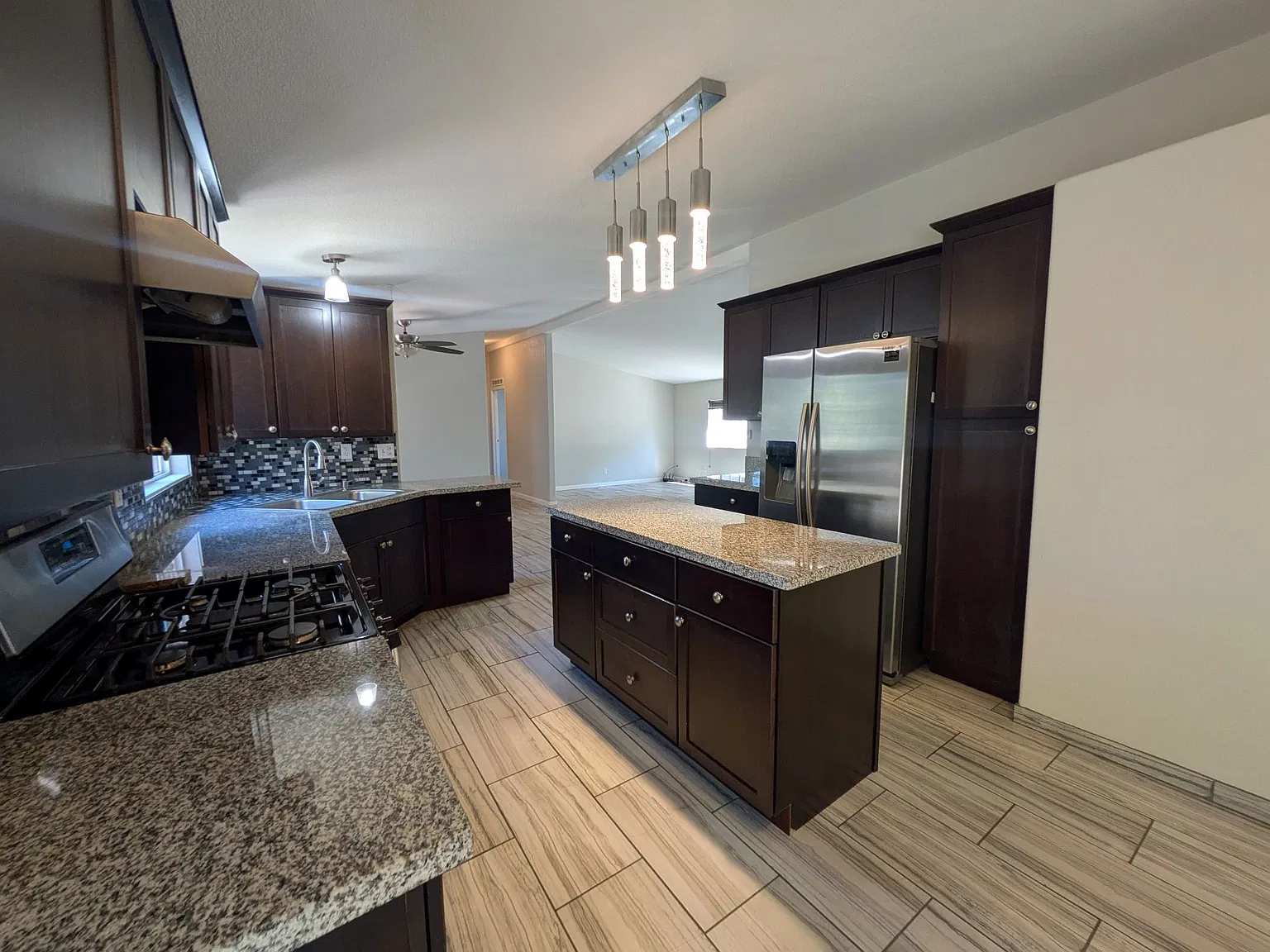 3 bed, $3,400 — Photo 4