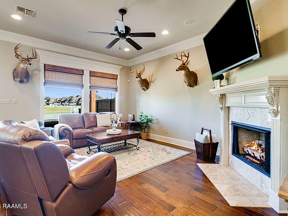 3rd image of 103 Meadowbrook Dr