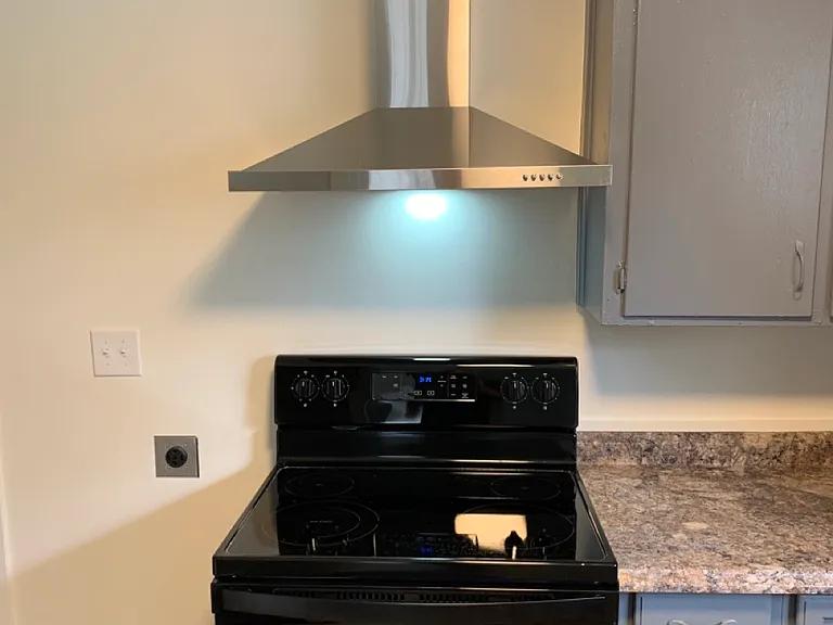 1719 E Cloaninger Ave #B — Photo 3