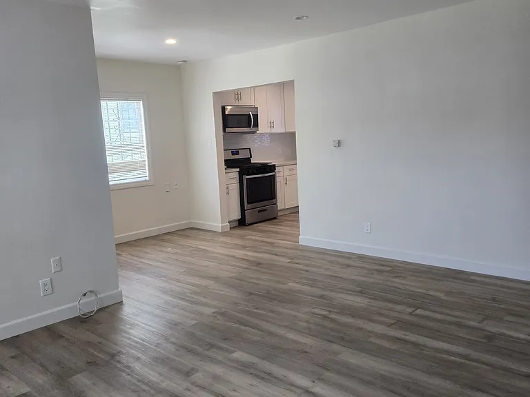 3107 Gleason Ave #1/2 — Photo 4