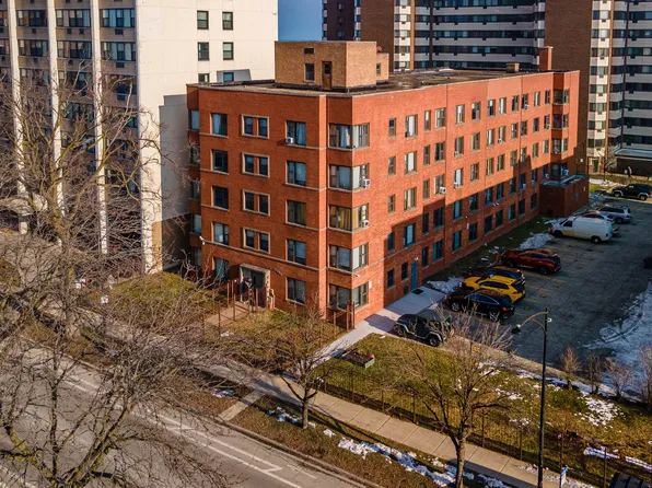 7355 S South Shore Dr APT 105, Chicago, IL 60649