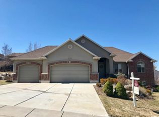 272 E Eagleridge Dr, North Salt Lake, UT 84054