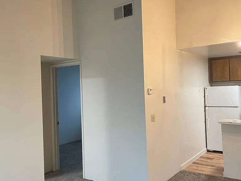 2421 I St — Photo 3