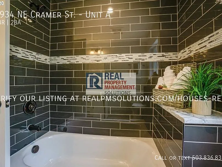1934 NE Cramer St #A — Photo 19