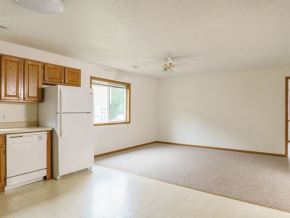 2nd image of 1015 Kellogg Ave Unit 2