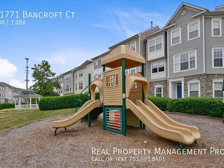 21771 Bancroft Ct — Photo 29