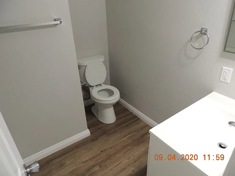 2053 S Plum Ave — Photo 8