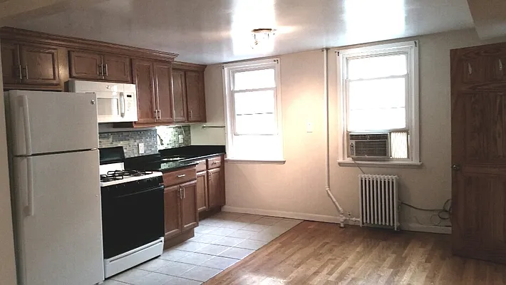 Rented by MCR Realty | media 2