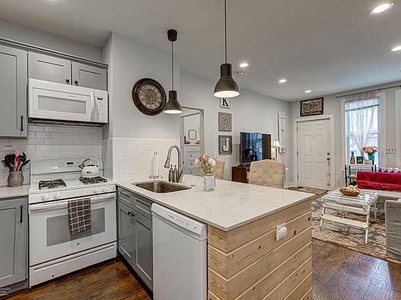 5th image of 2529 N Wayne Ave APT 1R