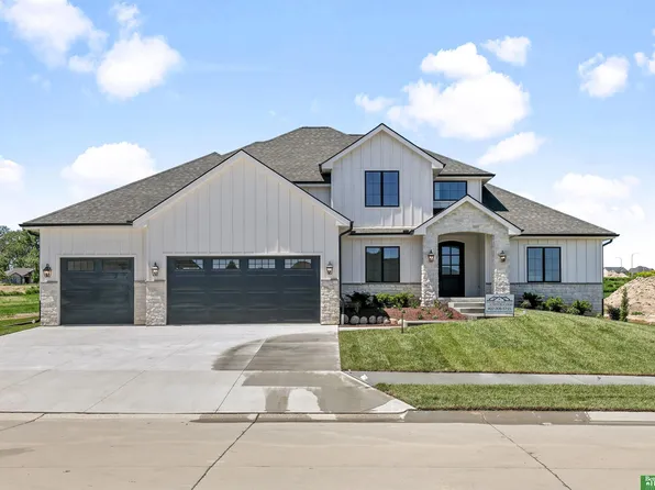 3314 S 206th St, Elkhorn, NE 68022