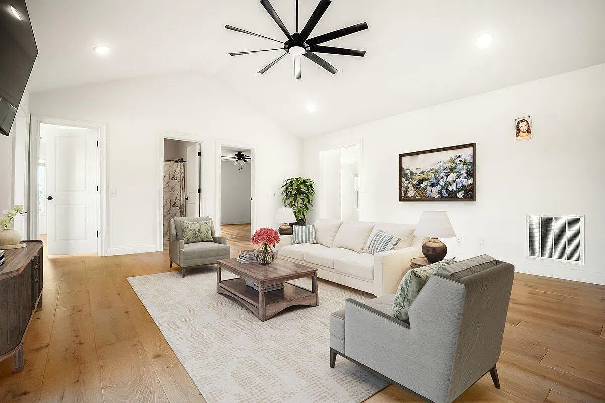 3 bed, 2.0 bath, 1980 sqft, $2,500 — Photo 2