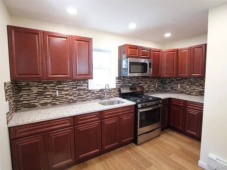 12 Elm Ave #1 — Photo 3