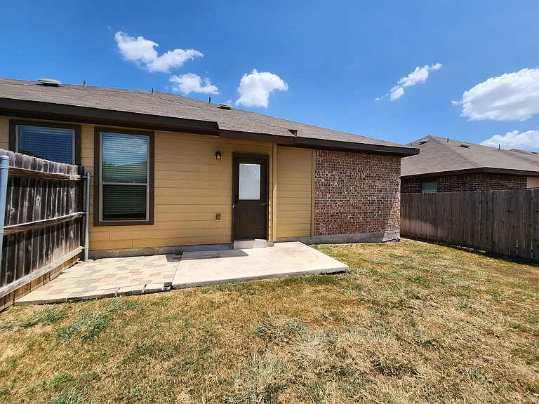 712 Creekside Cir — Photo 48