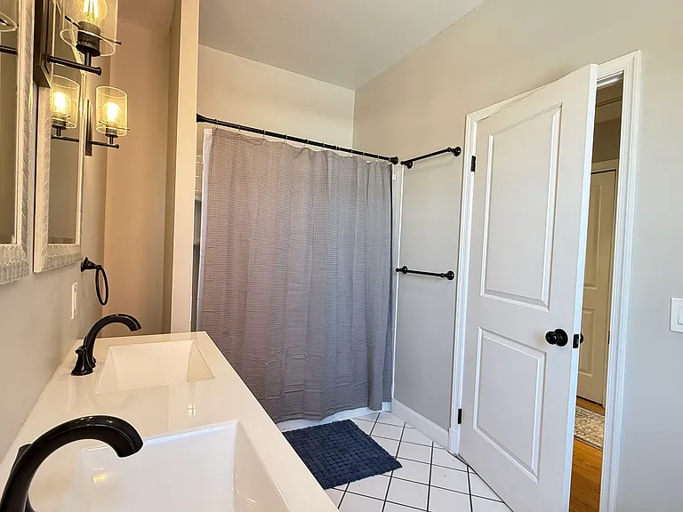 1118 F St NE #3 — Photo 29