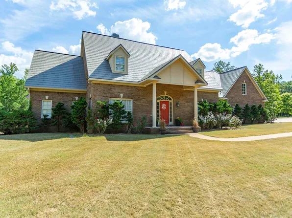 171 Sheeps Xing, Calera, AL 35040