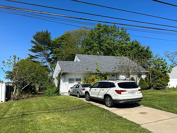 3rd image of 212 Grand Blvd