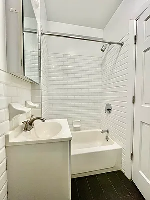 Rented by HOLTON REAL ESTATE INC. | media 19