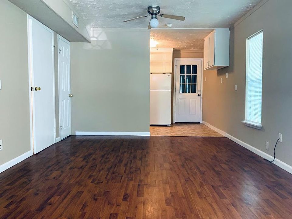 1st image of 813 Avenue A #813