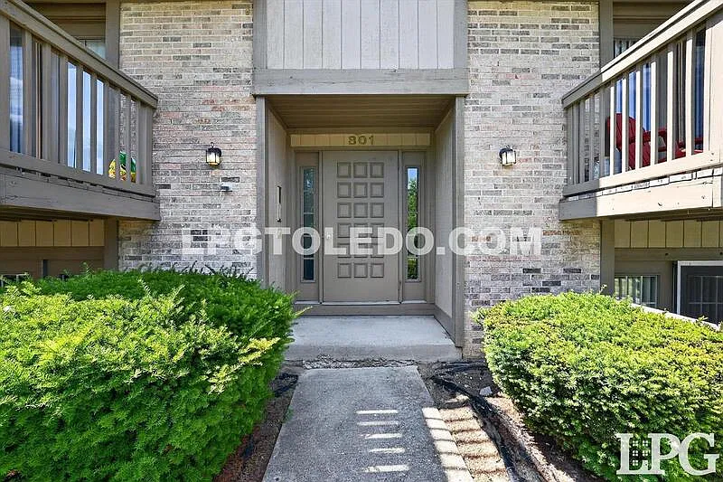 2 bed, 1.0 bath, 900 sqft, $1,000 — Photo 1