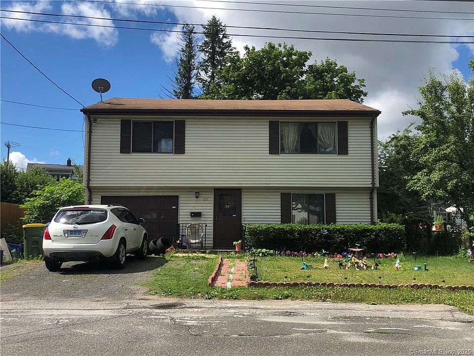 2nd image of 212 Charlotte St