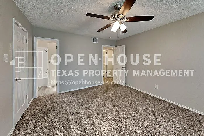 219 Cutting Horse Ln — Photo 8