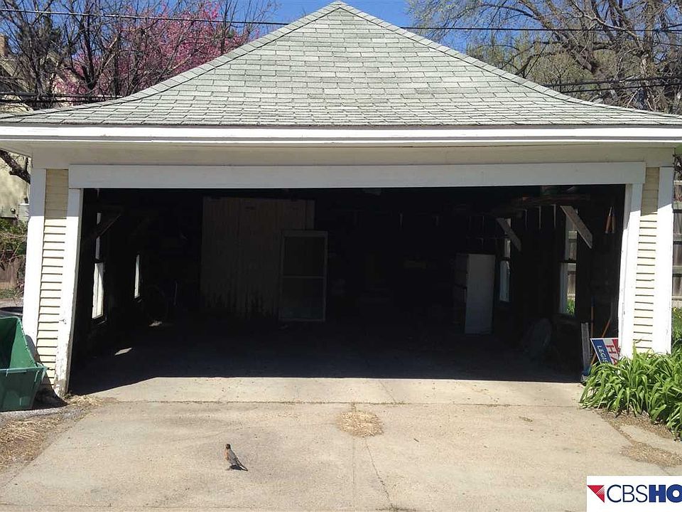 2nd image of 4914 Davenport St
