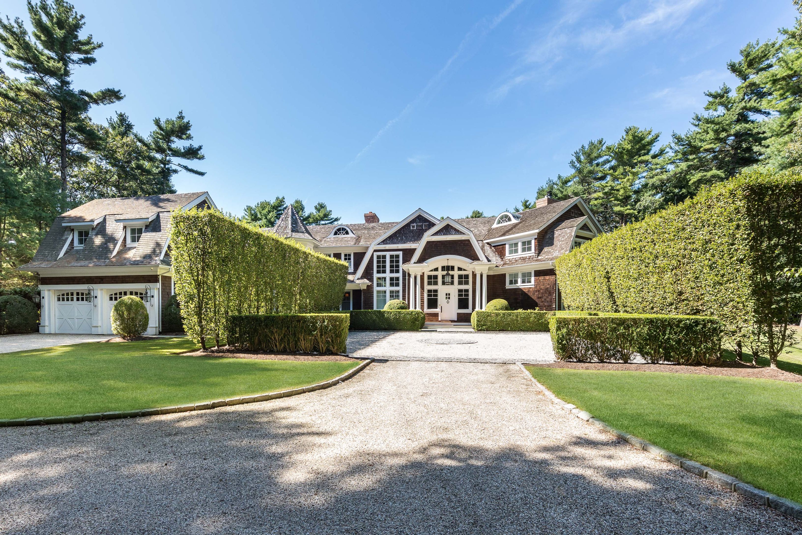 94 Bull Path, East Hampton, NY 11937 Out East