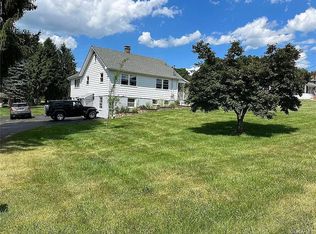 60 Ferdls Rd, Walden, NY 12586