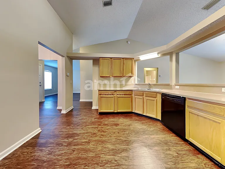 8724 Springtree Rd — Photo 4