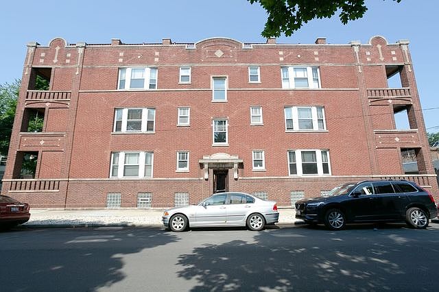 1st image of 3340 N Wolcott Ave #1