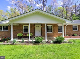 6671 Ridgeway Dr, Springfield, VA 22150