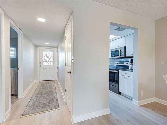 5th image of 512 W Venice Ave APT 507