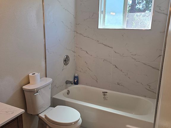 5th image of 4465 Bonnie Brae St APT 2