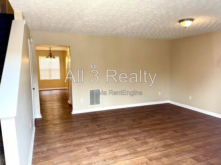 3022 Waldrop Cir — Photo 2