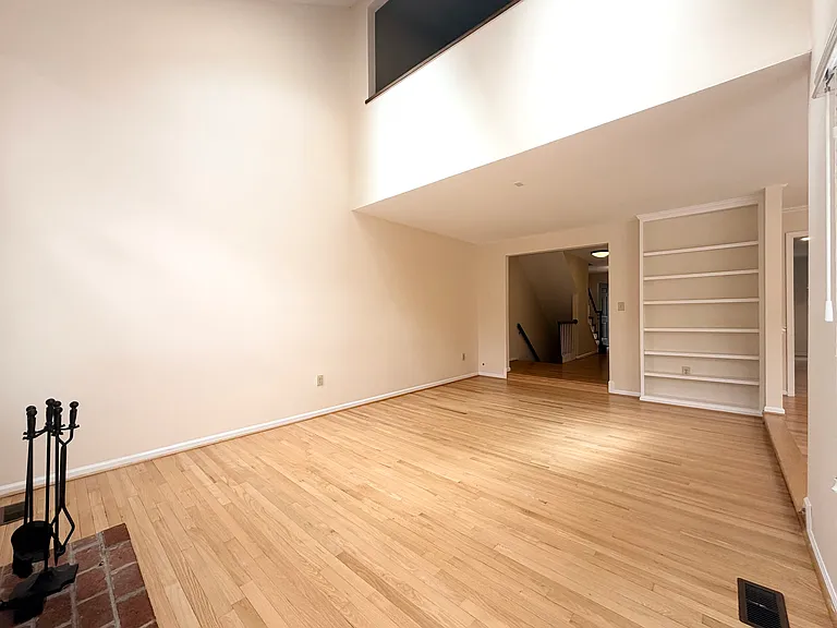 7418 Crestberry Ln — Photo 16