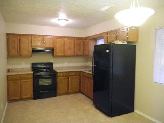 4th image of 2025 Alvarado Dr NE
