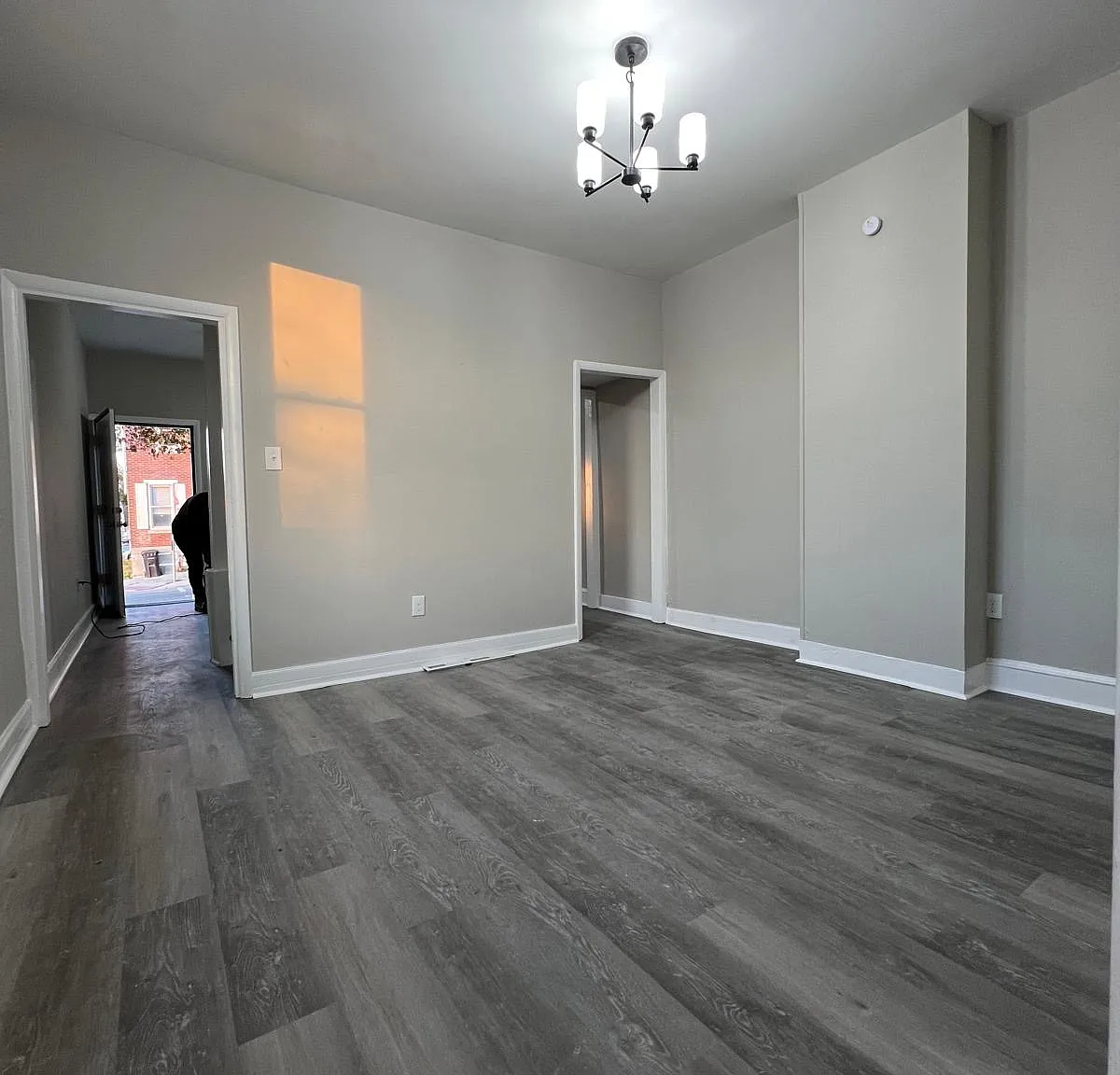 3 bed, 1150 sqft, $2,200 — Photo 4