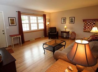 5523 Buena Park Rd, Waterford, WI 53185